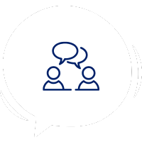 Duas pessoas conversando e balões de fala, representa o aprendizado do idioma inglês através de conversas reais e ensino da gramática inglesa de forma contextualizada.
